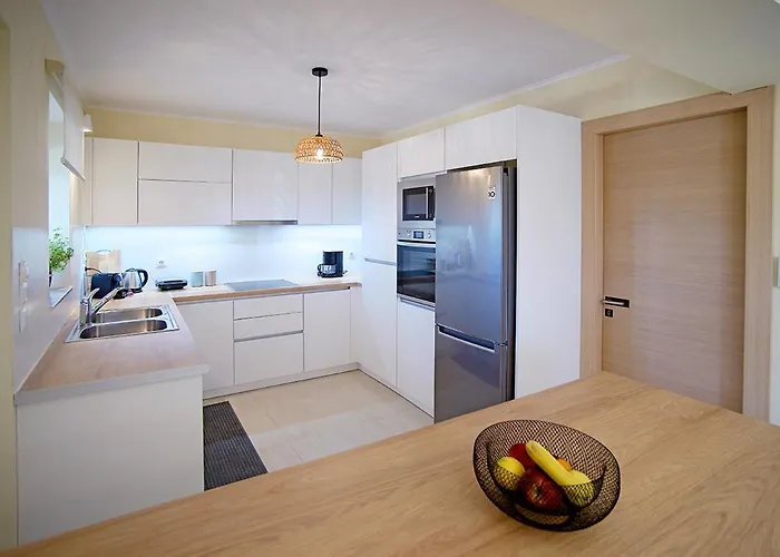 Апартаменты Messinian Seaview Retreat *