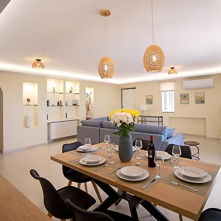 Messinian Seaview Retreat * キパリシア