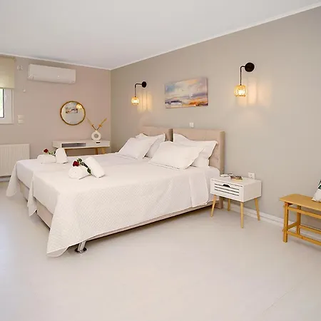 Messinian Seaview Retreat アパート