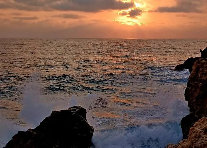 Messinian Seaview Retreat 公寓 *