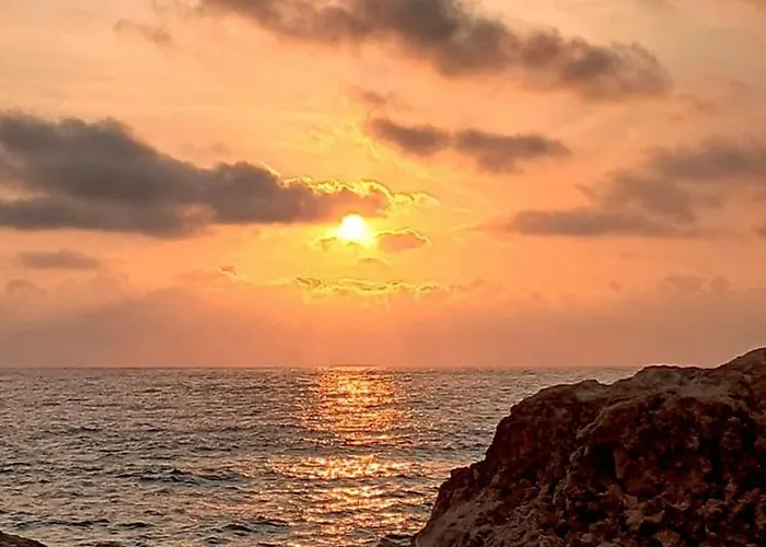 아파트 Messinian Seaview Retreat